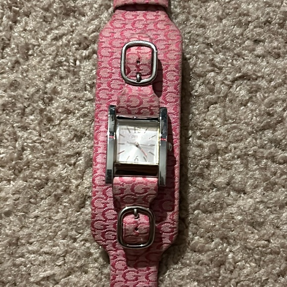 Guess women’s vintage pink leather silver adjustable watch‎ - Picture 1 of 7